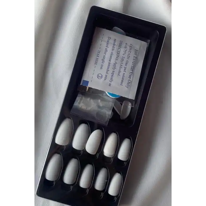 24lü Mat Beyaz Renk Takma Tırnak Seti