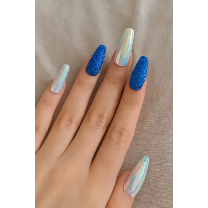24lü Mavi Renk Simli Ve Hologramlı Takma Tırnak (Yapıştırıcılı)