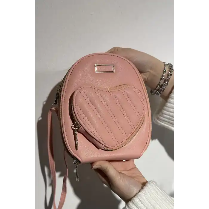 Açık Pembe Renk Kalp Detaylı Deri Kadın Çanta