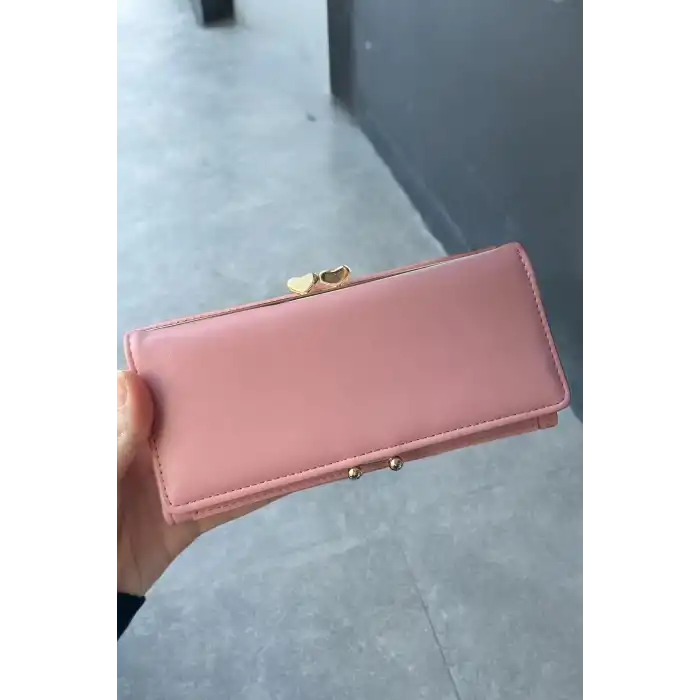 Açık Pembe Renk Kalp Detaylı Kadın Cüzdan