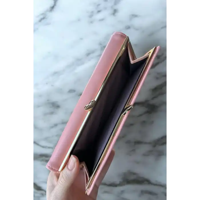 Açık Pembe Renk Kalp Detaylı Kadın Cüzdan
