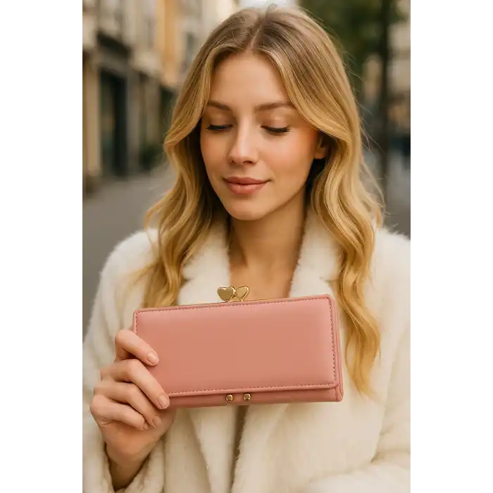 Açık Pembe Renk Kalp Detaylı Kadın Cüzdan