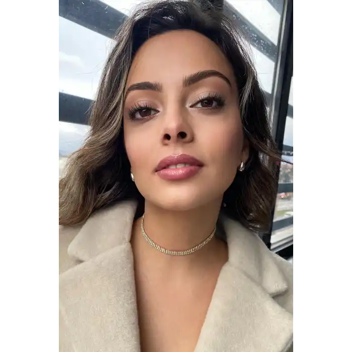 Altın Renk 3 Sıra Taş Detaylı Choker Kolye