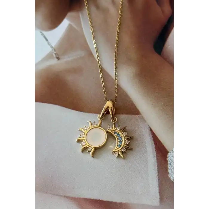 Altın Renk Ay Ve Güneş Figürlü Çelik Kolye