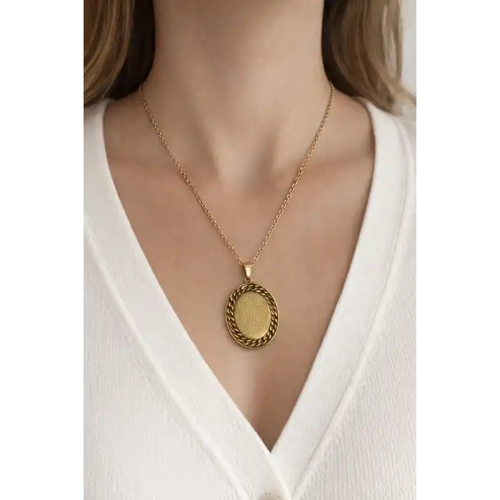 Altın Renk Ayet Yazılı Çelik Kolye