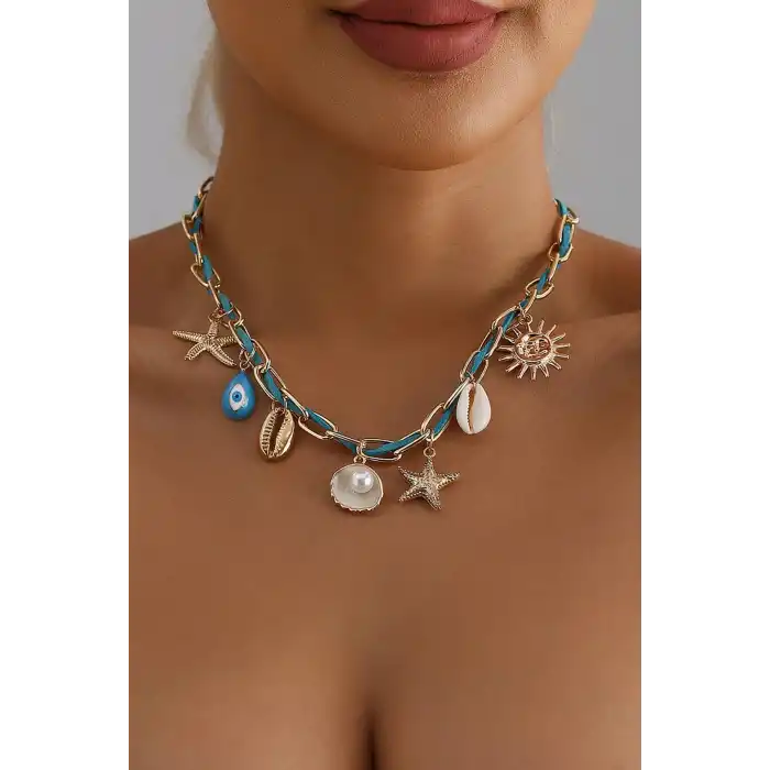 Altın Renk Charmlı Tasarım Kolye