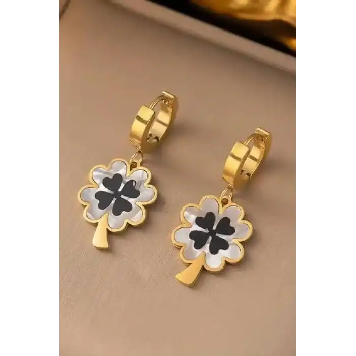 Altın Renk Çiçek Figürlü Çelik Küpe (Çift)