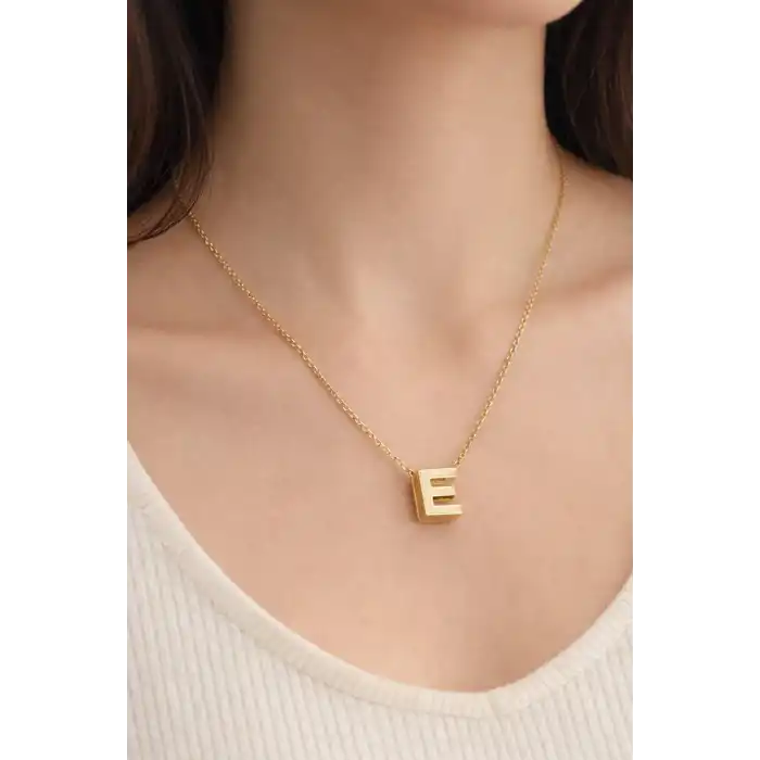 Altın Renk E Harf Çelik Kolye