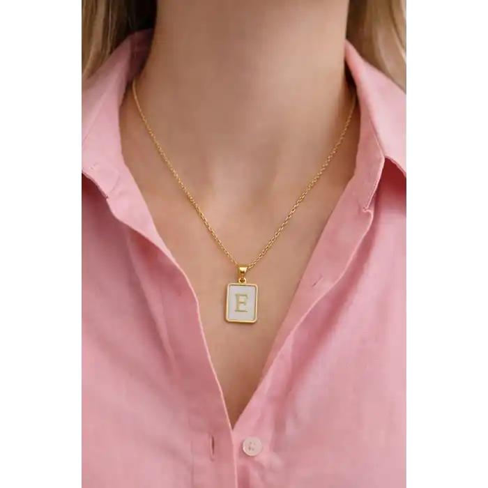 Altın Renk E Harf Çelik Kolye