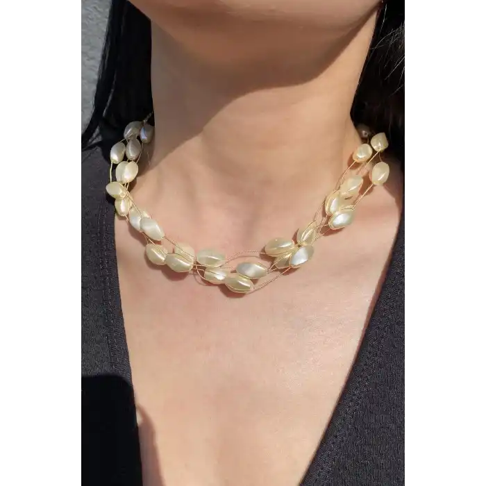 Altın Renk İnci Detaylı Choker Kolye