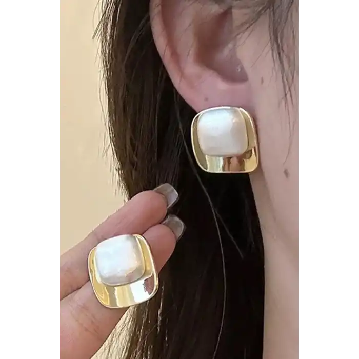 Altın Renk İnci Detaylı Küpe (Çift)