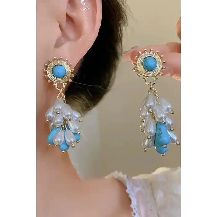 Altın Renk İnci Detaylı Tasarım Küpe (Çift)