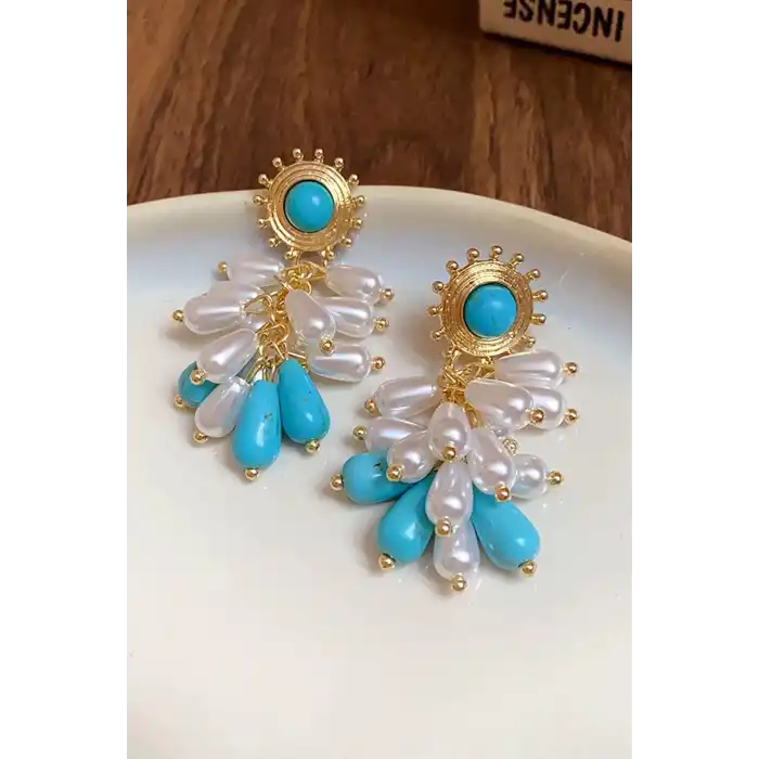 Altın Renk İnci Detaylı Tasarım Küpe (Çift)