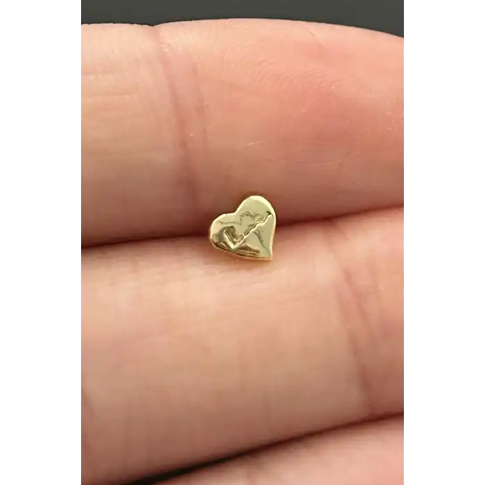 Altın Renk Kalp Figürlü Cerrahi Çelik Tragus/Kıkırdak Küpe/Piercing (Tek)