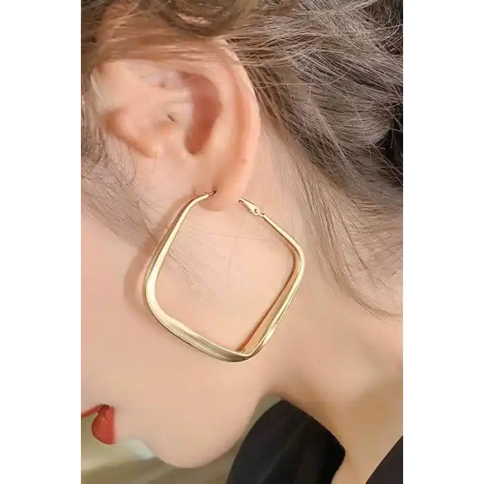 Altın Renk Kare Küpe (Çift)