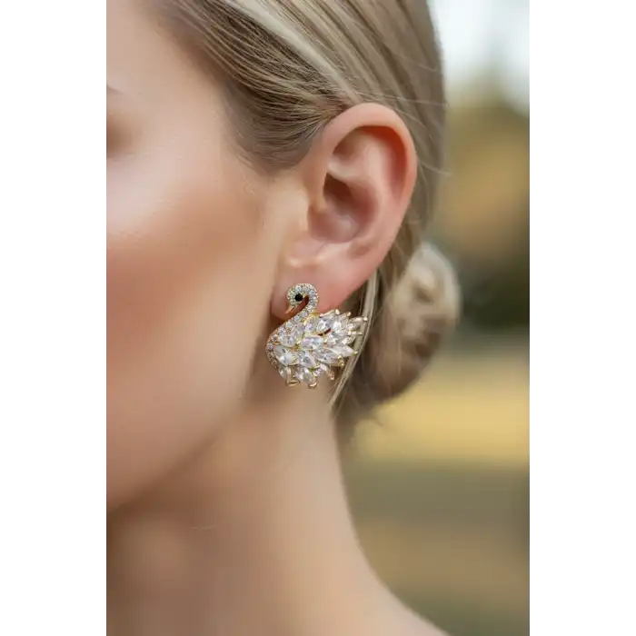 Altın Renk Kuğu Figürlü 14K Altın Kaplama Taş Detaylı Küpe (Çift)