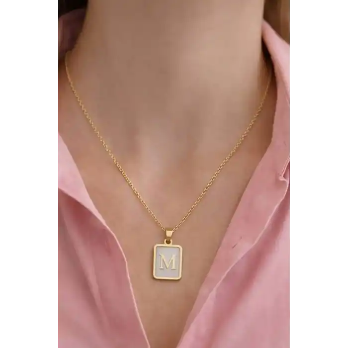 Altın Renk M Harf Çelik Kolye