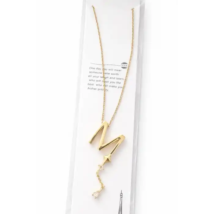 Altın Renk M Harfli Taş Detaylı Çelik Kolye