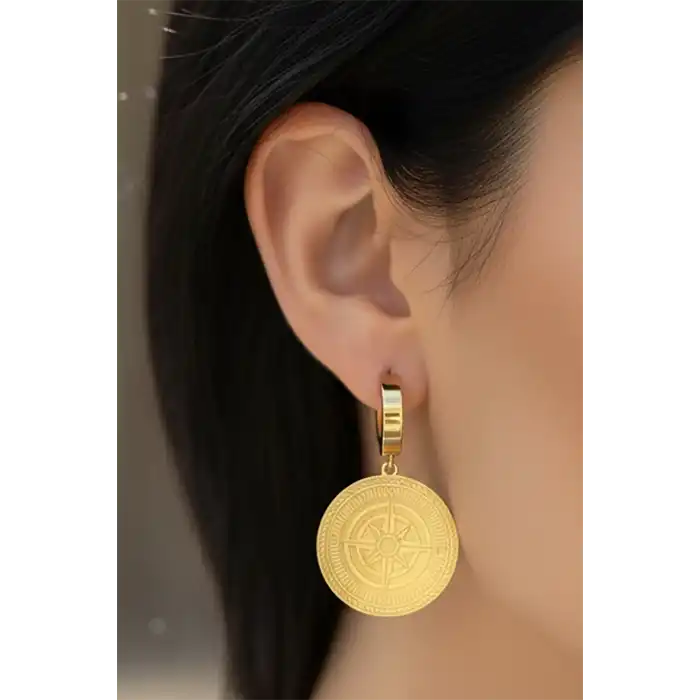 Altın Renk Pusula Figürlü Çelik Küpe (Çift)