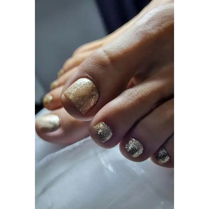 Altın Renk Sim Detaylı 12li Ayak Takma Tırnak Seti