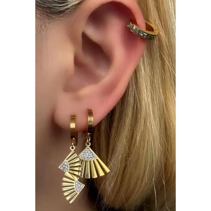 Altın Renk Taş Detaylı 3lü Çelik Küpe