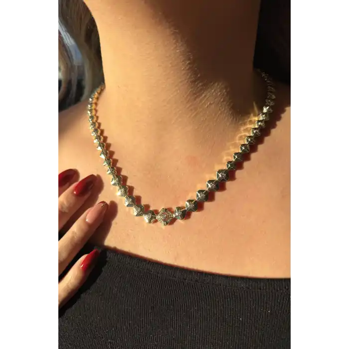 Altın Renk Taş Detaylı Altın Kaplama VİP Kolye