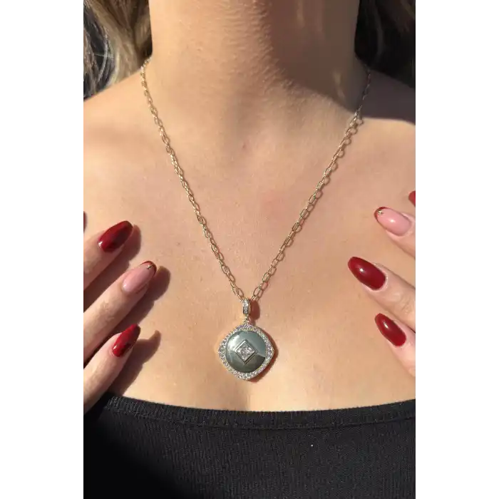 Altın Renk Taş Detaylı Altın Kaplama VİP Kolye