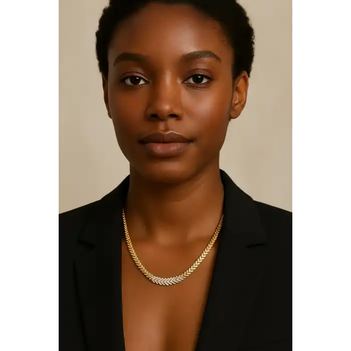 Altın Renk Taş Detaylı Balık Sırtı VİP Kolye