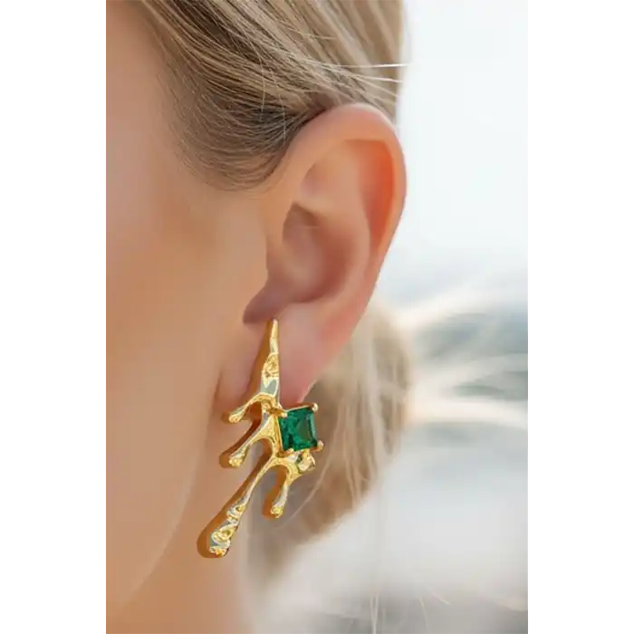 Altın Renk Taş Detaylı Çelik Küpe (Çift)