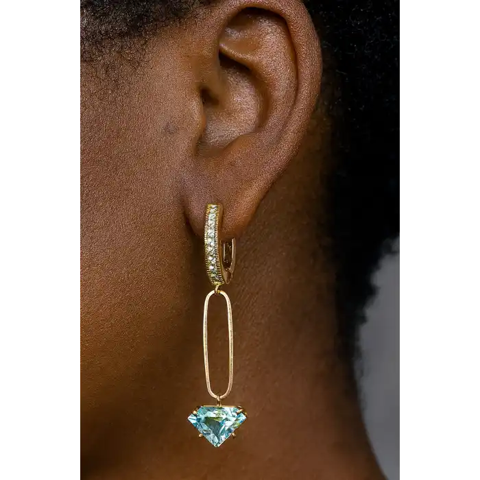 Altın Renk Taş Detaylı Çelik Küpe (Çift)