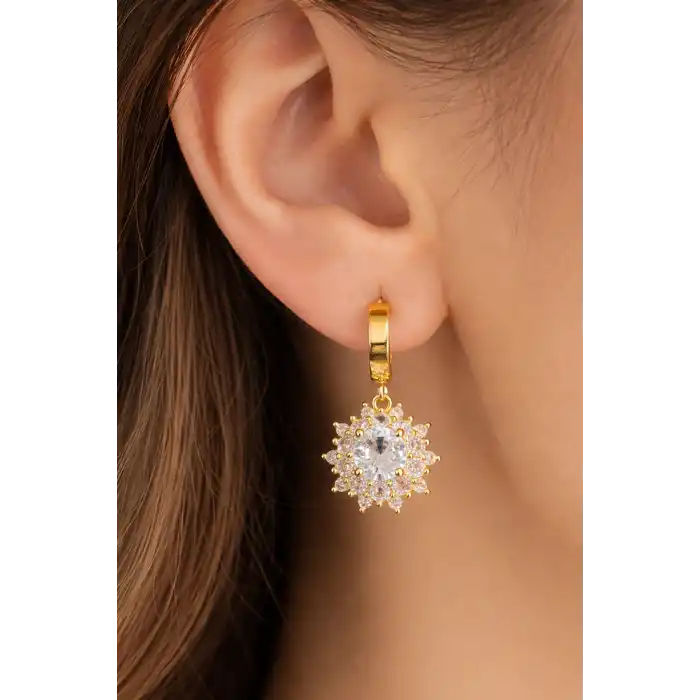 Altın Renk Taş Detaylı Çelik Küpe (Çift)