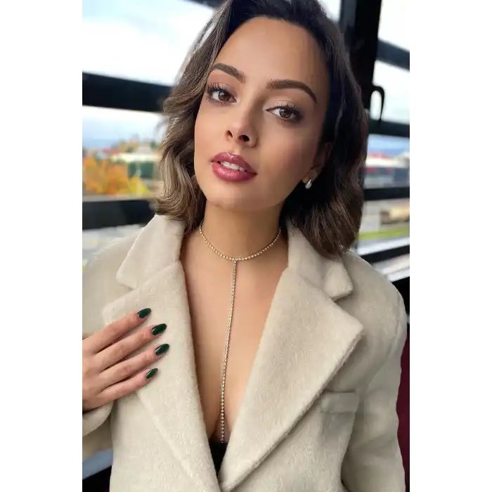 Altın Renk Taş Detaylı Choker Kolye/ Vücut Aksesuarı