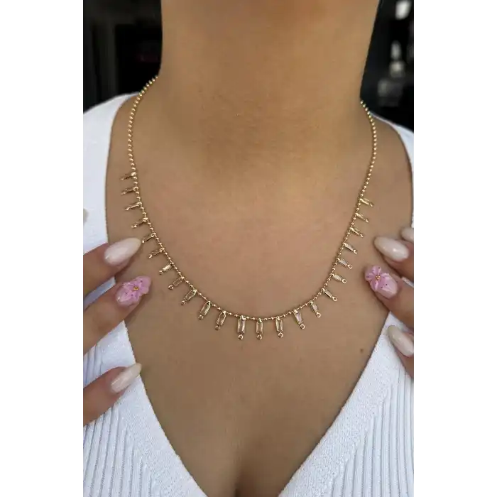 Altın Renk Taş Detaylı Kolye