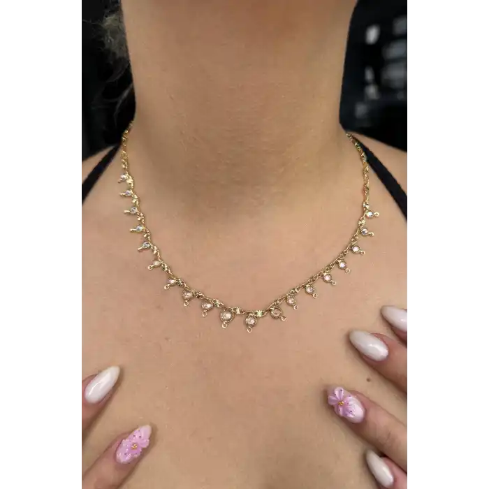 Altın Renk Taş Detaylı Kolye