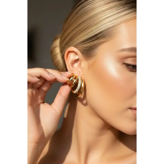 Altın Renk Taş Detaylı Küpe (Çift)