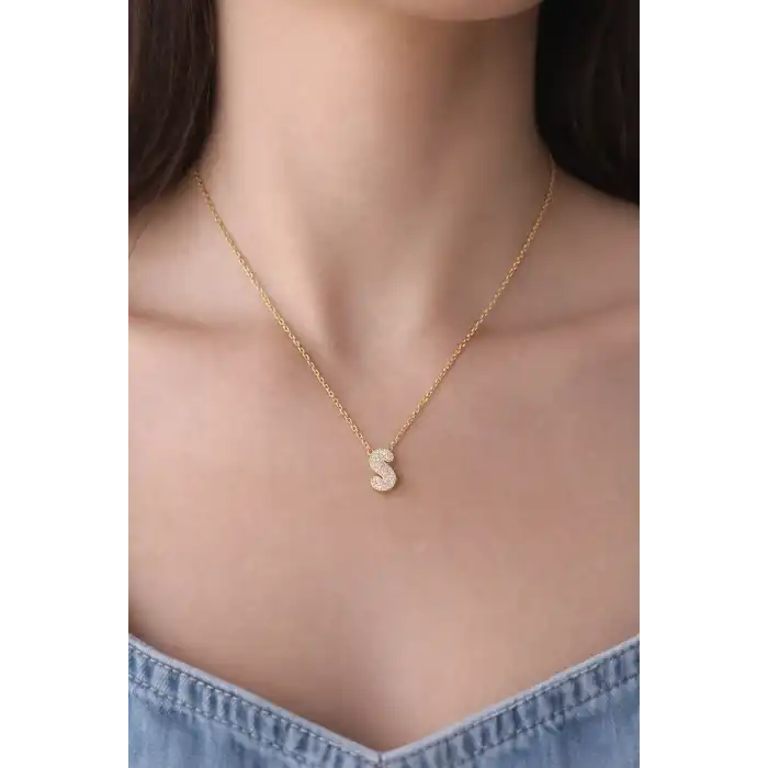 Altın Renk Taş Detaylı S Harfli Çelik Kolye