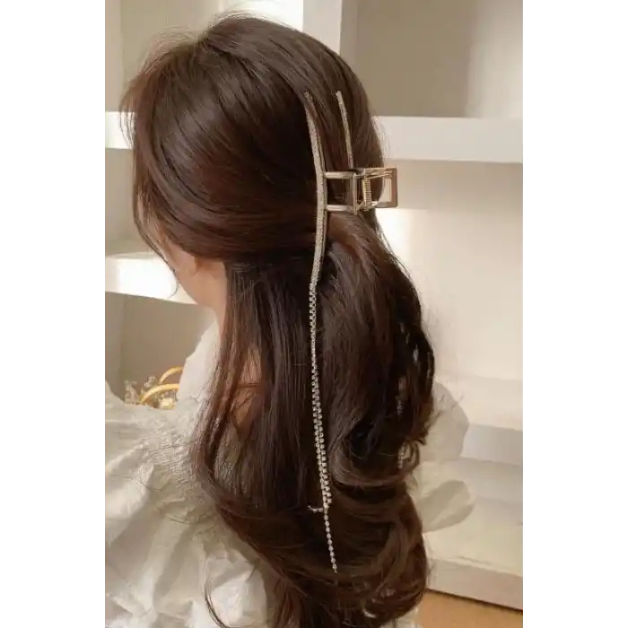 Altın Renk Taş Detaylı Sallantılı Metal Mandal Toka