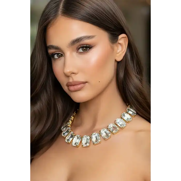 Altın Renk Taş Detaylı Tasarım Abiye Kolye