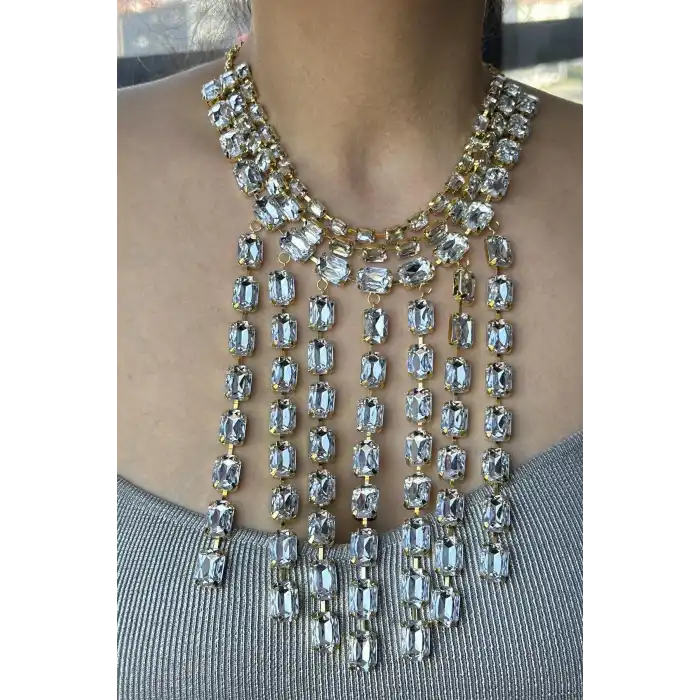 Altın Renk Taş Detaylı Tasarım Kolye