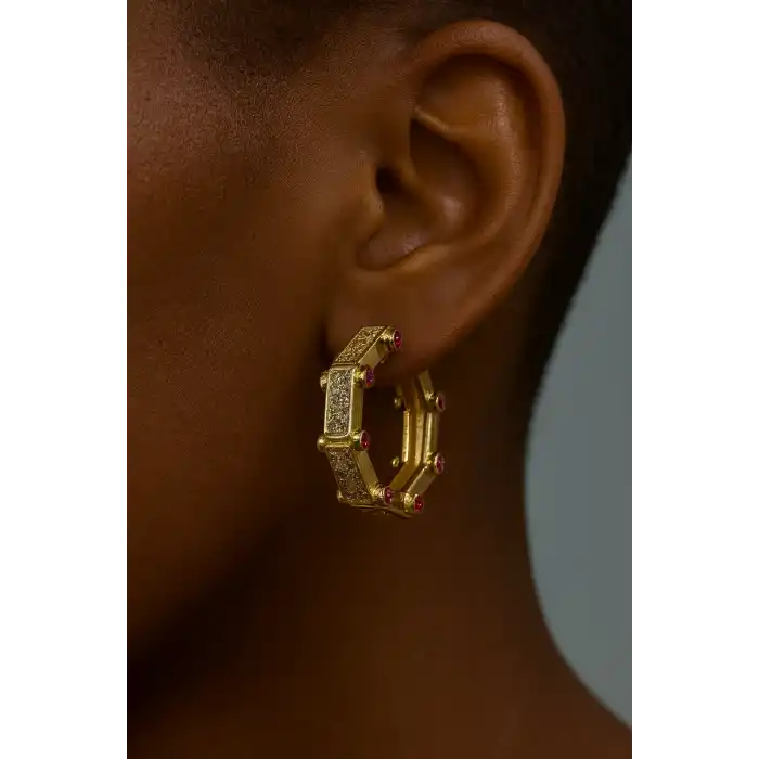 Altın Renk Taş Detaylı YSX Halka Küpe (Çift)