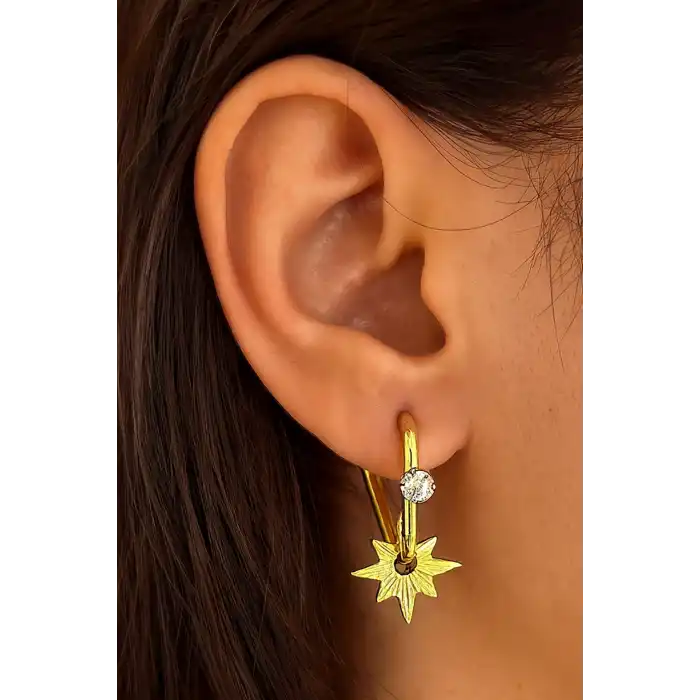 Altın Renk Yıldız Figürlü Taş Detaylı Çelik Küpe (Çift)