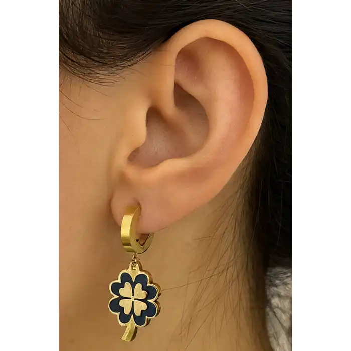 Altın Renk Yonca Figürlü Çelik Küpe (Çift)