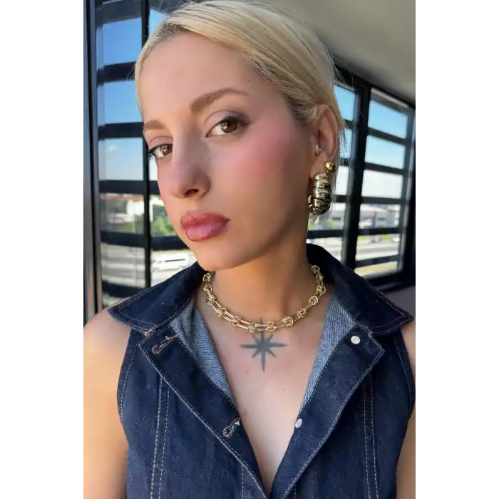 Altın Renk Zincir Detaylı YSX Kolye