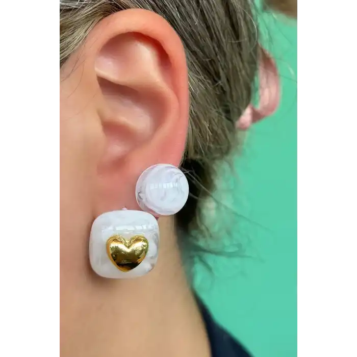 Altın Ve Beyaz Renk Kalp Figürlü Küpe Set