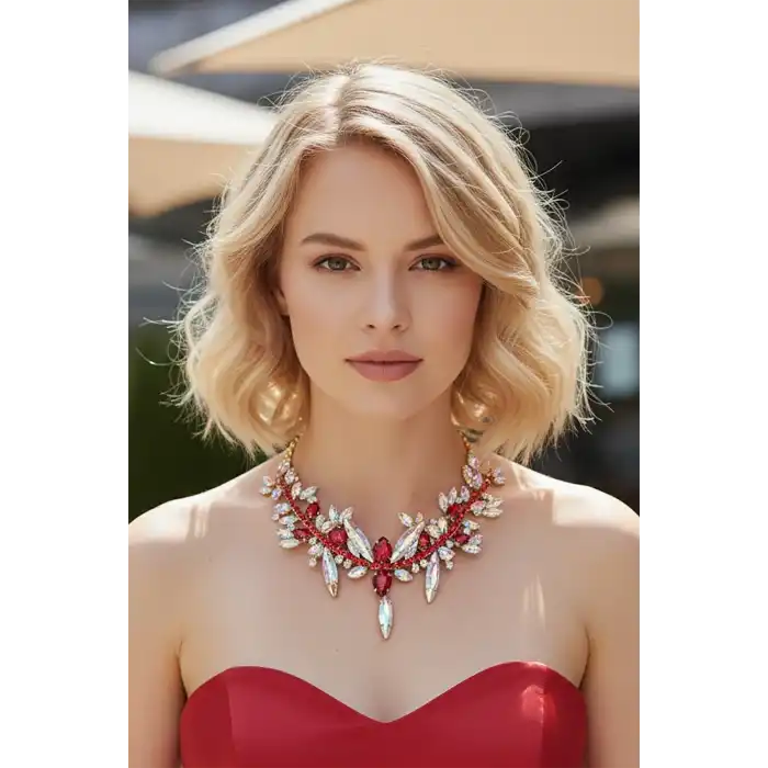 Altın Ve Kırmızı Renk Taş Detaylı Tasarım Abiye Kolye