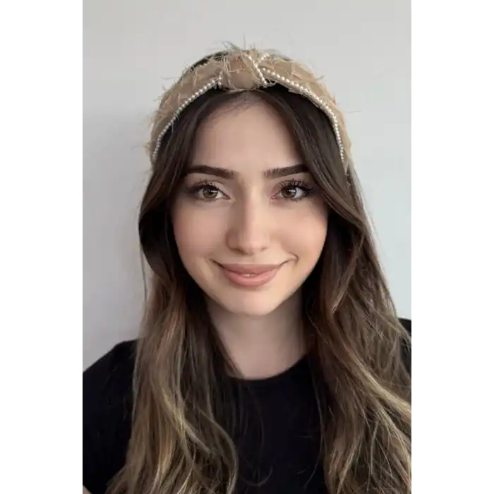 Bej Renk İnci Detaylı Taç