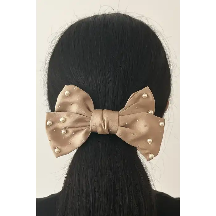 Bej Renk Kurdele Figürlü İnci Detaylı Otomat Toka