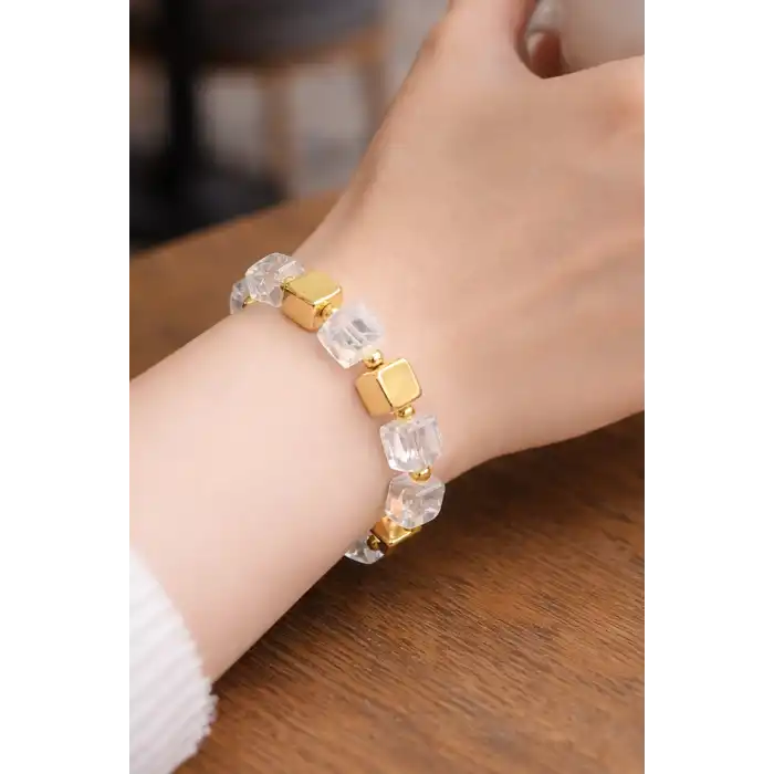 Beyaz Ve Altın Renk Boncuk Detaylı Bileklik