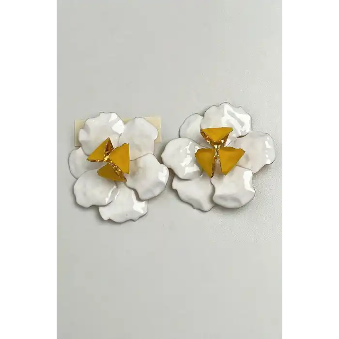 Beyaz Ve Sarı Renk Çiçek Figürlü Tasarım  Küpe (Çift)