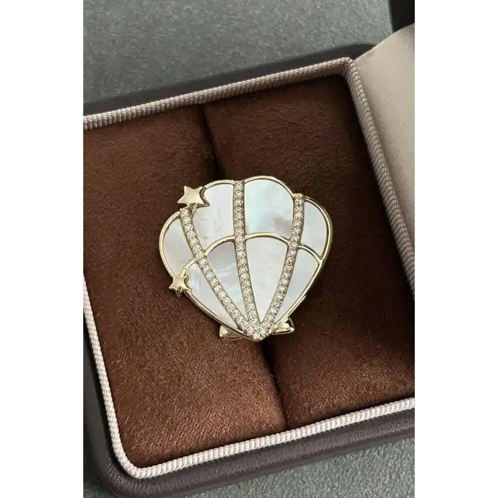 Deniz Kabuğu Figürlü Broş